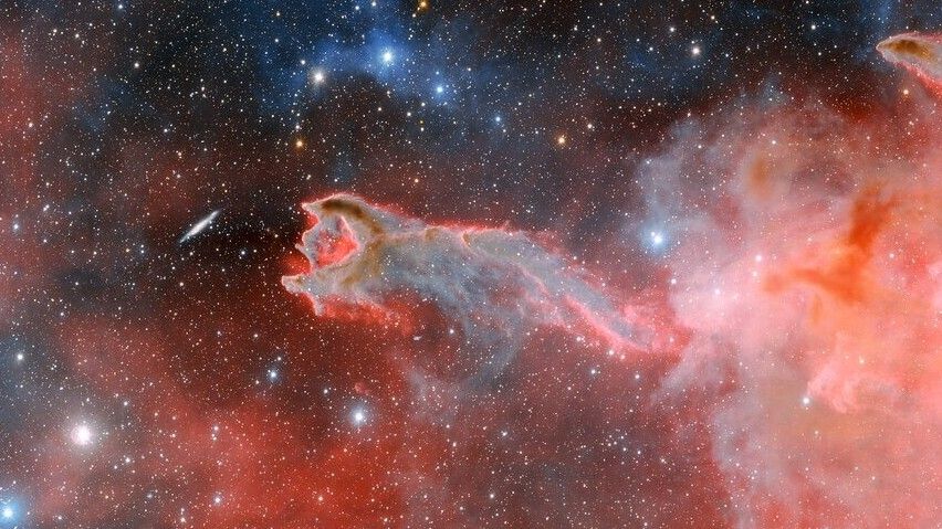Foto espacial de esta semana: La «mano de Dios» deja a los astrónomos rascándose la cabeza
