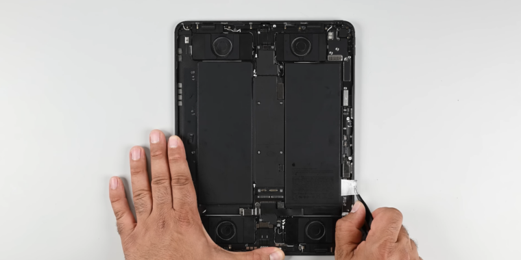 Desarmar el iPad Pro M4 revela una batería de fácil acceso y vislumbres del diseño Tandem OLED