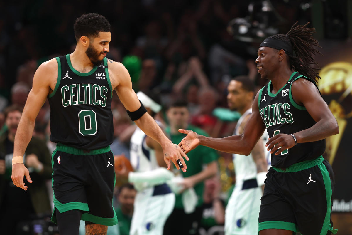 Finales de la NBA: Jrue Holiday ocupa un lugar central mientras los Celtics superan el último rally de los Mavericks para tomar ventaja de 2-0 en la serie