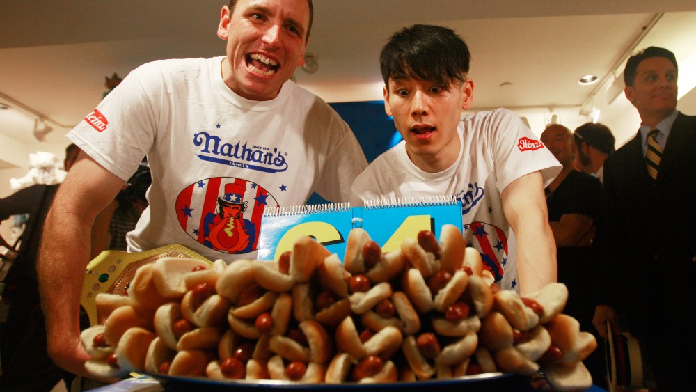 El concurso de comer perritos calientes de Joey Chestnut y Kobayashi en Netflix