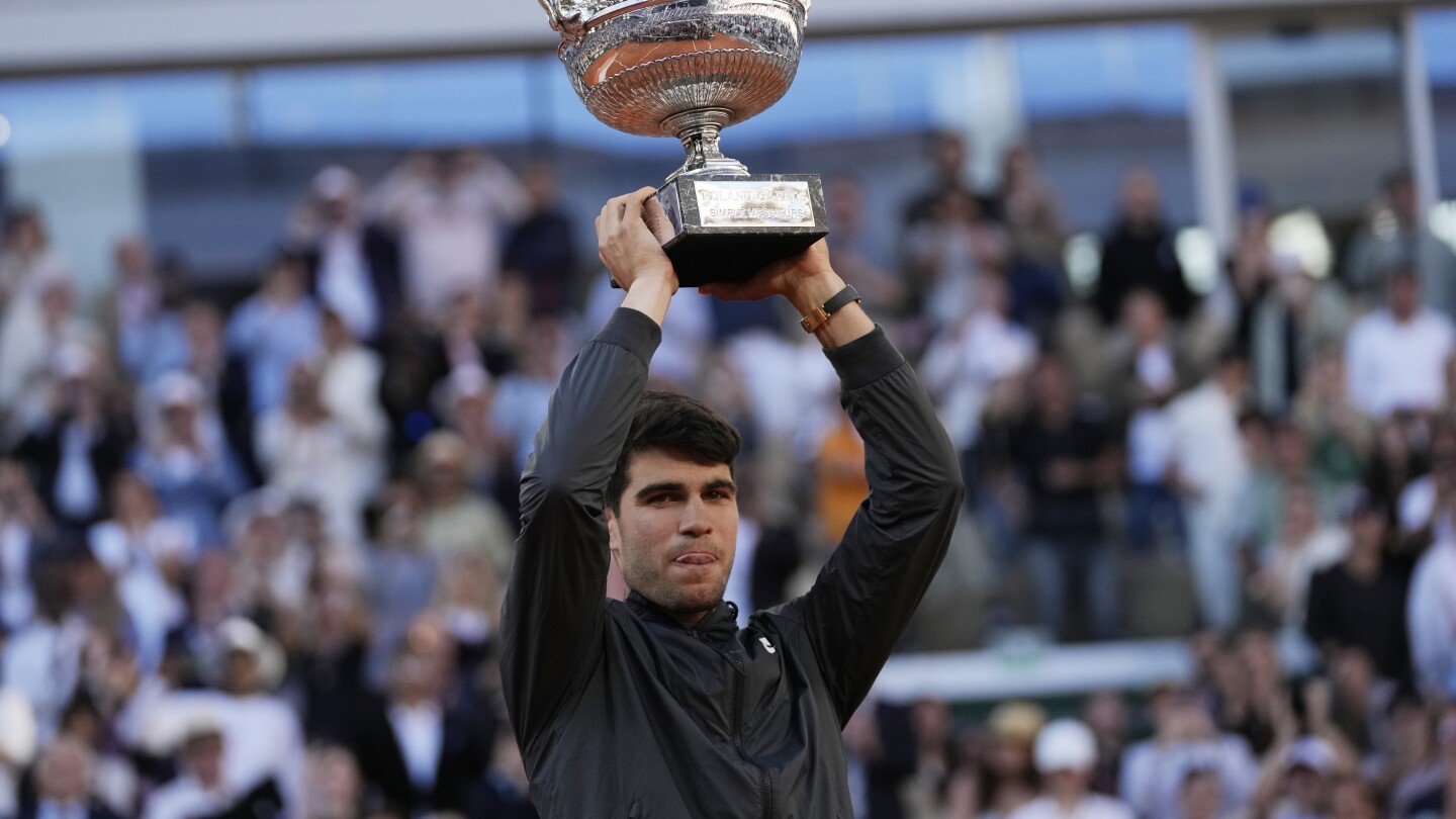 Carlos Alcaraz gana su primer título del Abierto de Francia y su tercer título de Grand Slam