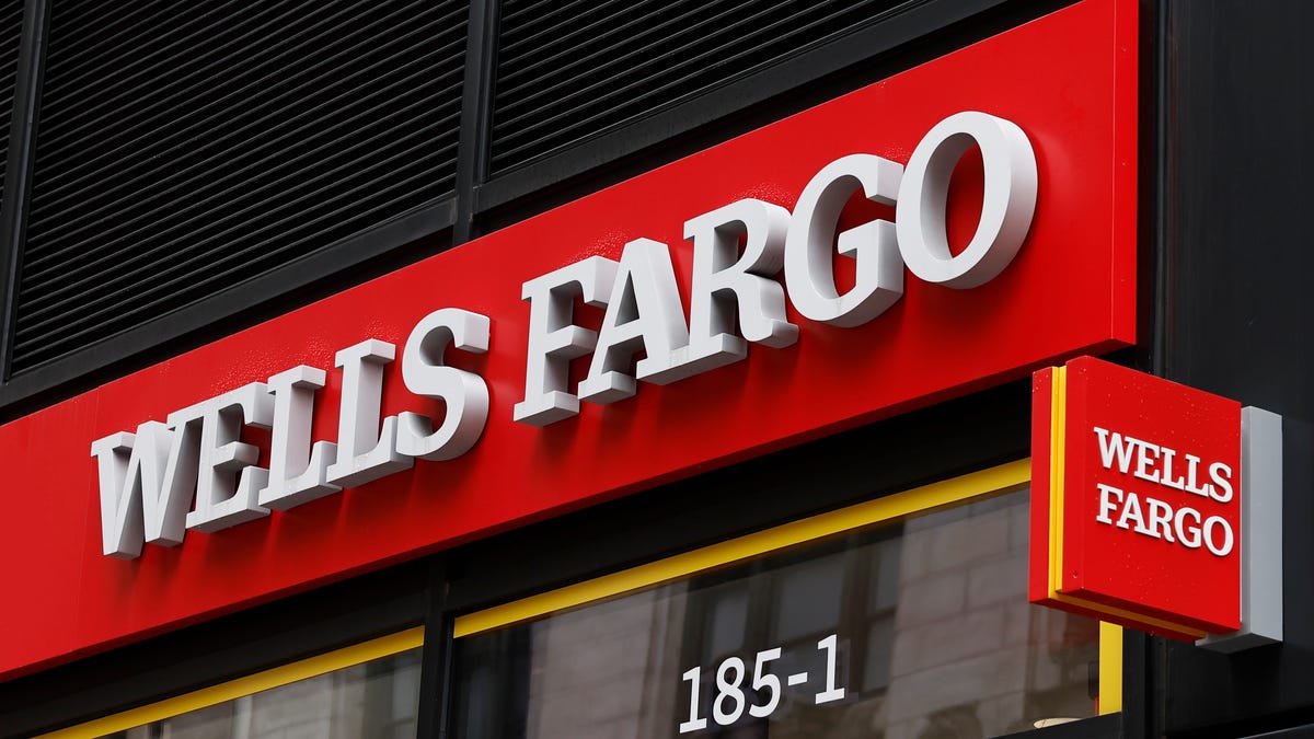 Empleados de Wells Fargo despedidos después de una investigación de simulación de teclado y trabajo falso