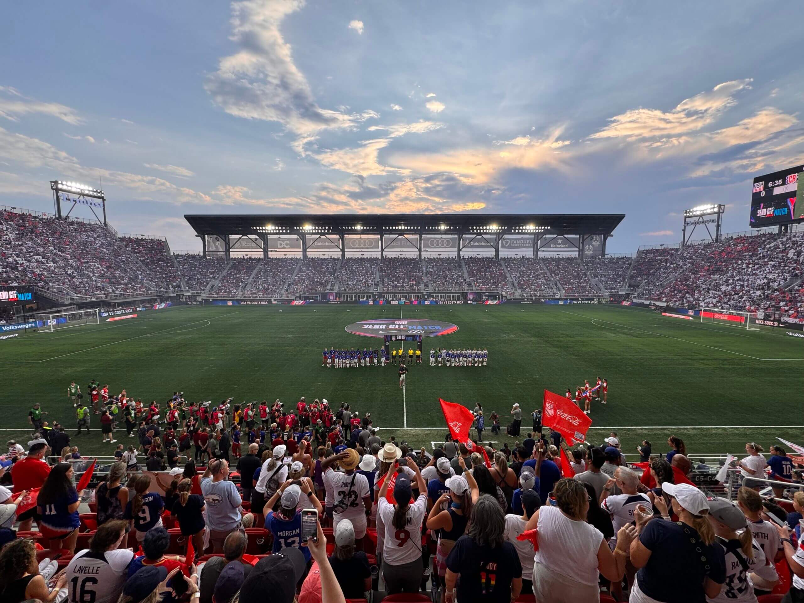 Cómo influyeron las condiciones de la cancha en el partido de despedida olímpica del equipo femenino de EE. UU.