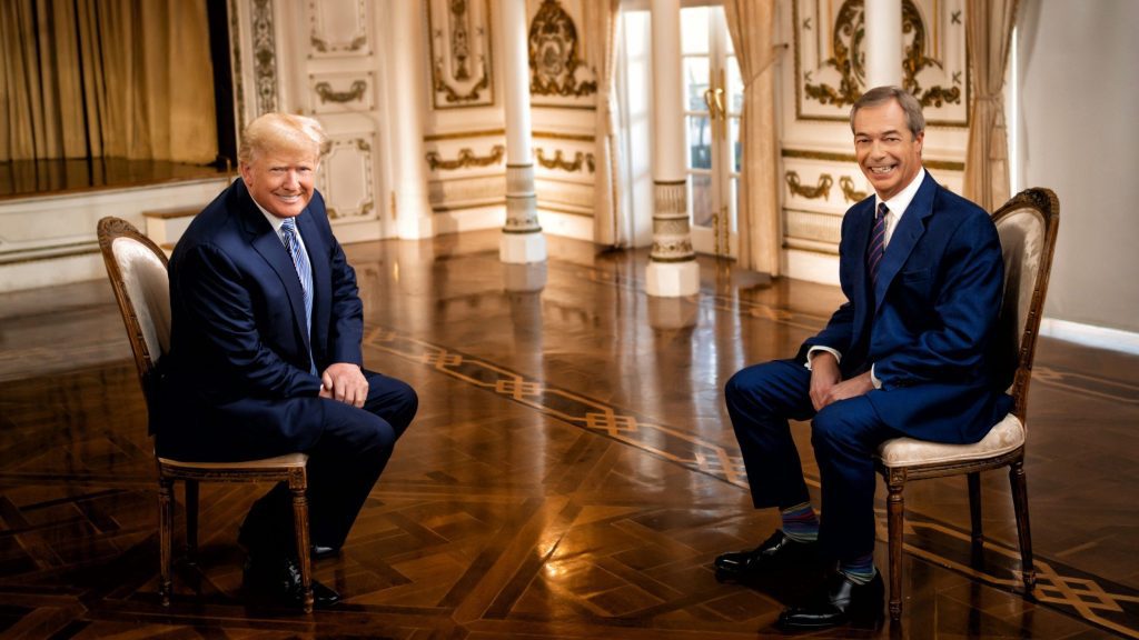 Nigel Farage, presentador de GB News, entrevista a Donald Trump.