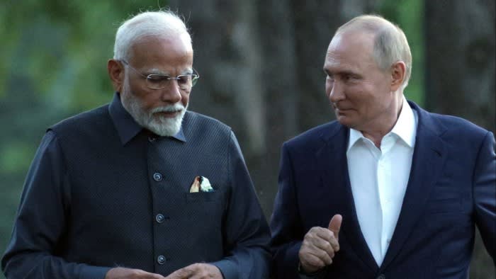 El primer ministro indio, Narendra Modi, visita a Vladimir Putin para fortalecer las relaciones frente a China