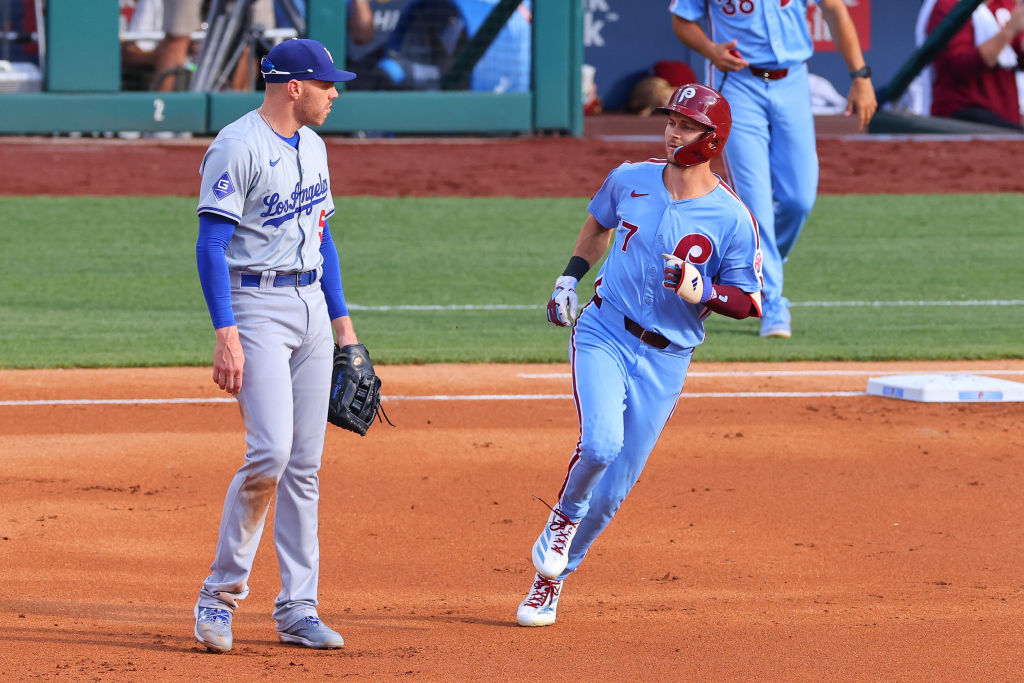 Nola vence a Otani y Dodgers, y Filadelfia barre a rivales para alejarse del resto de la Liga Nacional