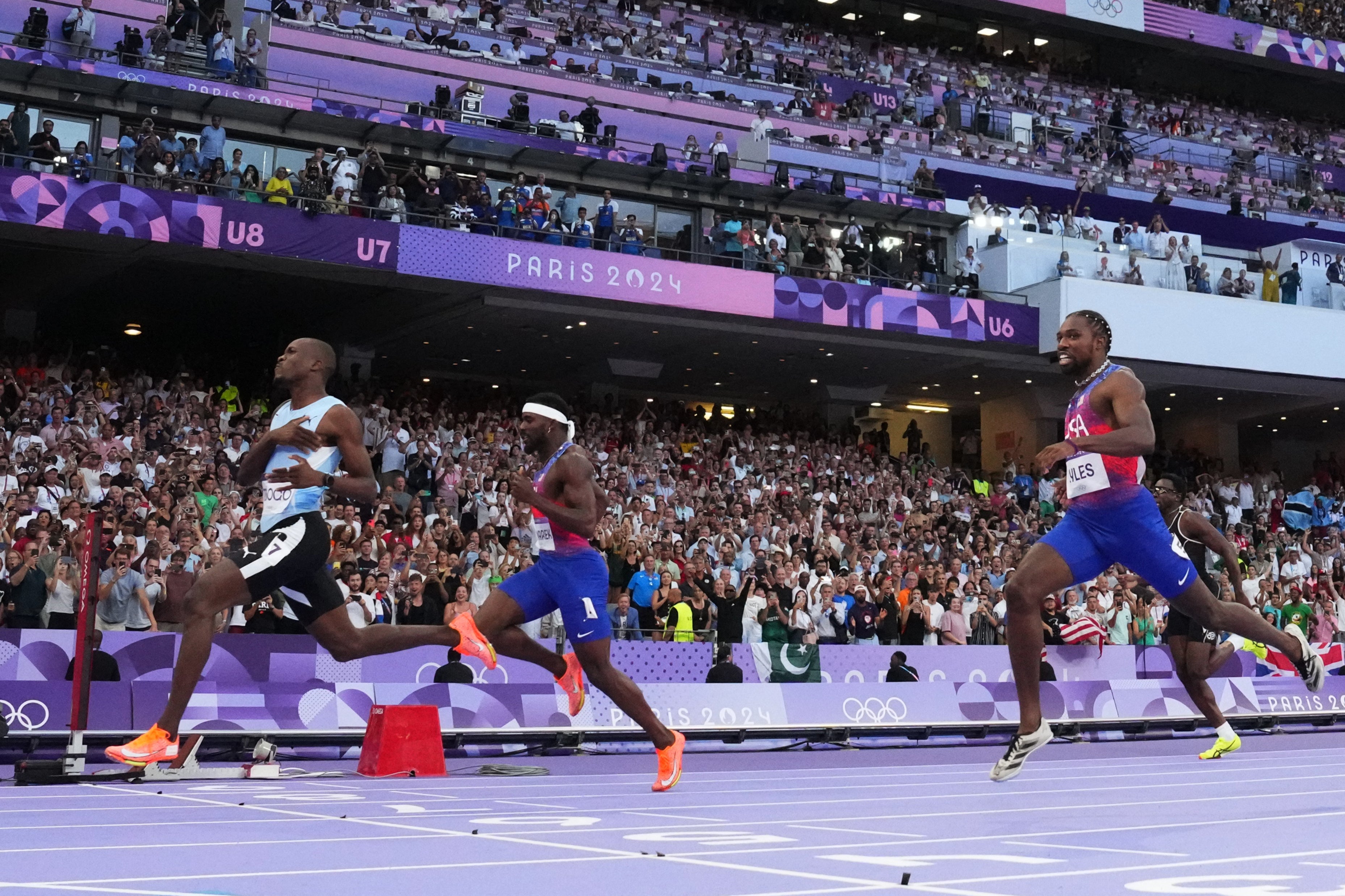 El final de la final masculina de 200 metros