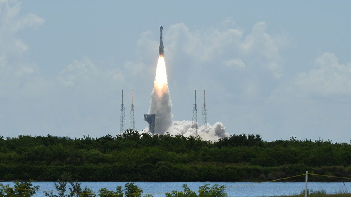 La nave espacial CST-100 Starliner de la NASA lanza su primer vuelo de prueba con tripulación