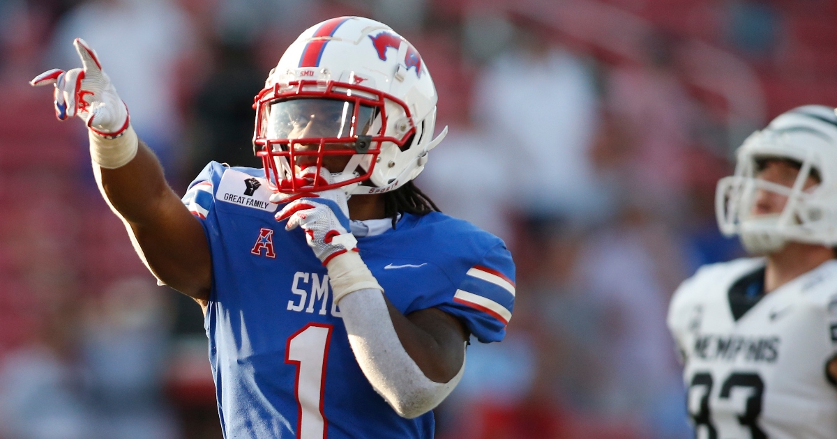 El apoyador de SMU, Brandon Crossley, fue expulsado por escupir a un jugador de Nevada